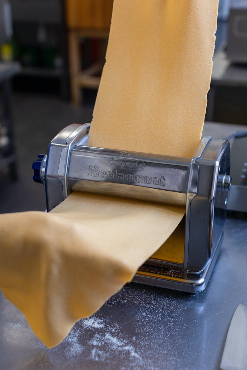 Manual Dough Sheeter for Sale Pasta Maker Machine Pastry Mat